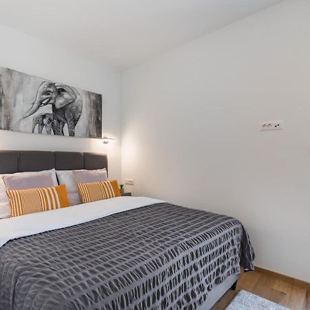 Elysian Zen Luxury Apartment - Two Bedroom Apartment With Terrace And Sea View Сплит Екстериор снимка