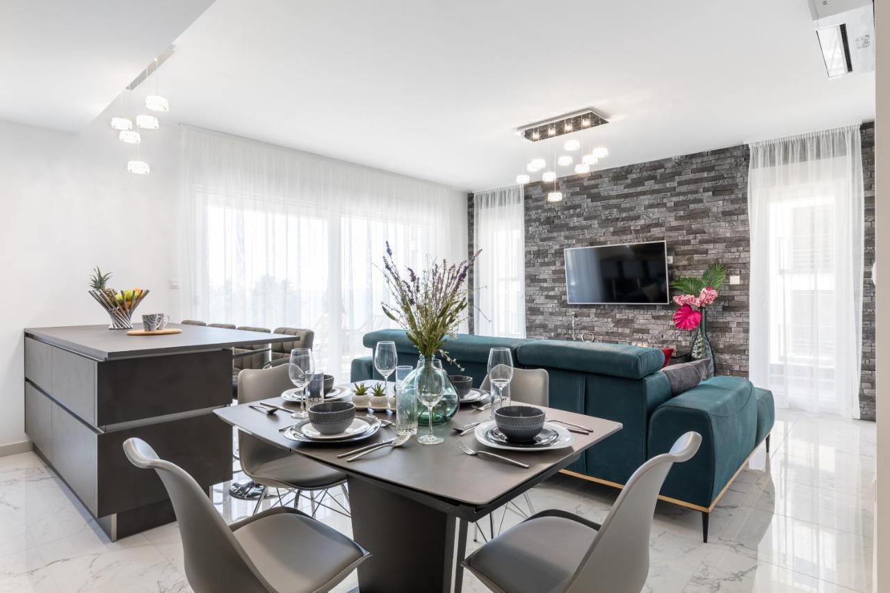 Elysian Zen Luxury Apartment - Two Bedroom Apartment With Terrace And Sea View Сплит Екстериор снимка